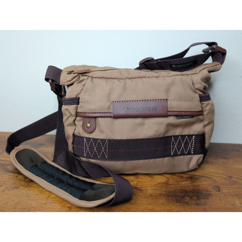 Vanguard Havana 21, DSLR-Camera/Gadget Shoulder Bag, Desert Tan w/ Rain Cover